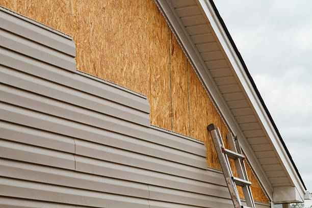 24/7 Emergency Siding Contractor experts in Forest City, PA